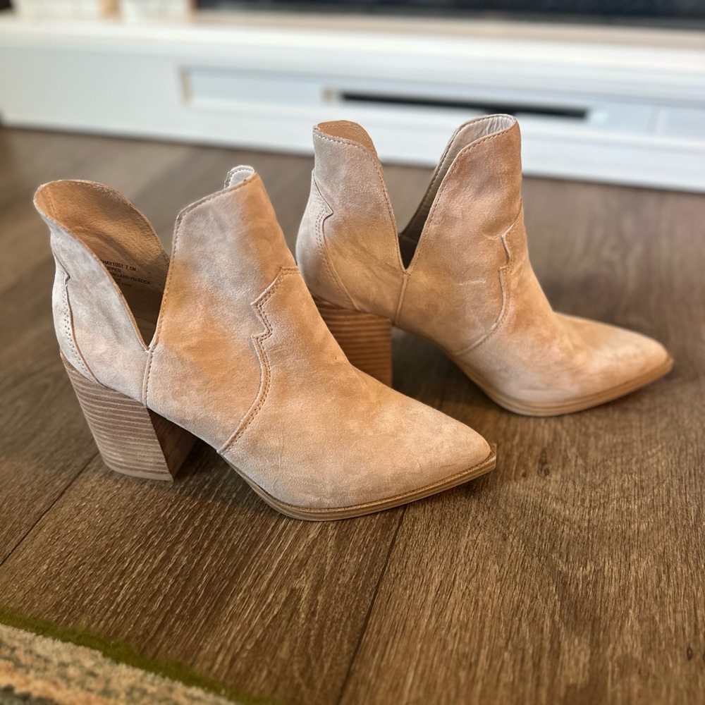 Steve Madden Tan Ankle Booties